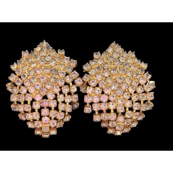 Beautiful Waterfall Rhinestone Goldtone Dangle Clip On 2” Earrings - Picture 7 of 8